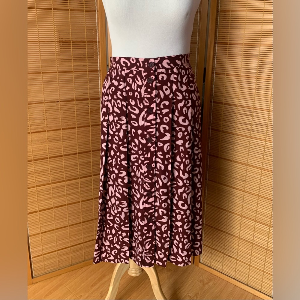 Leopard print midi skirt